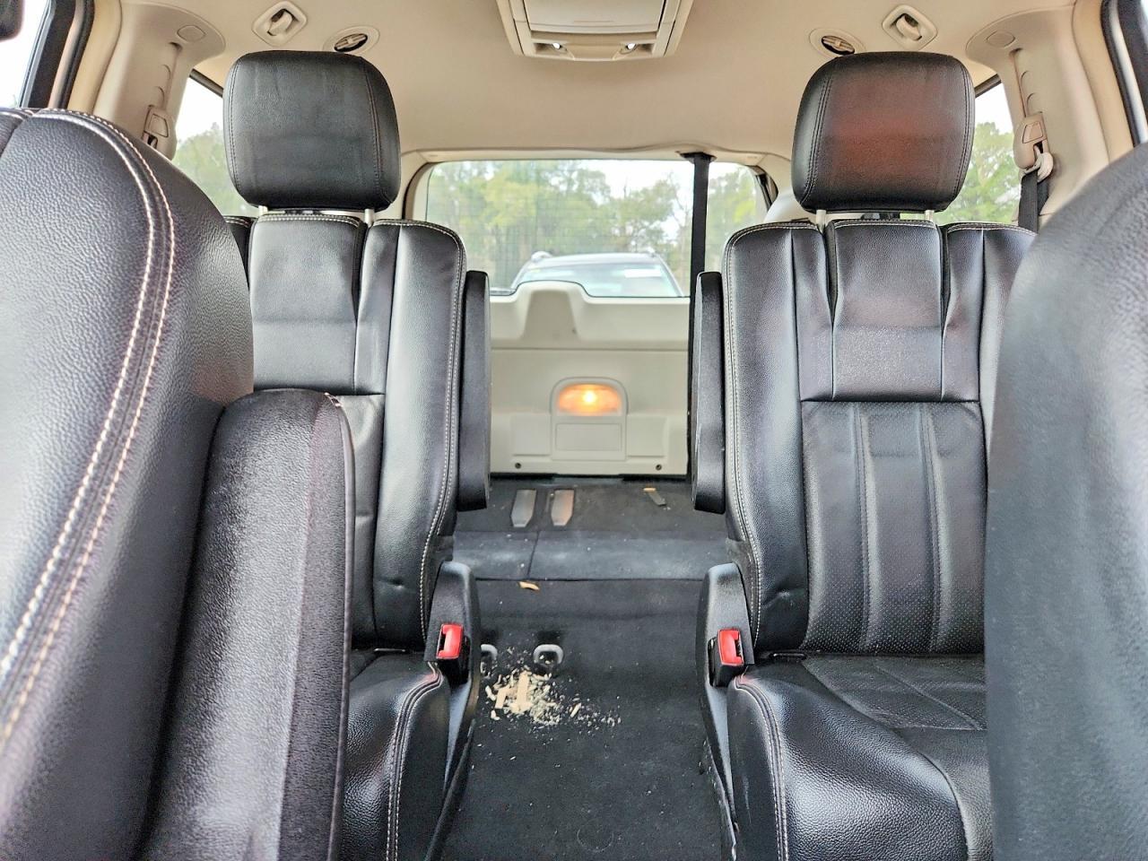 2012 Chrysler Town & Country Touring