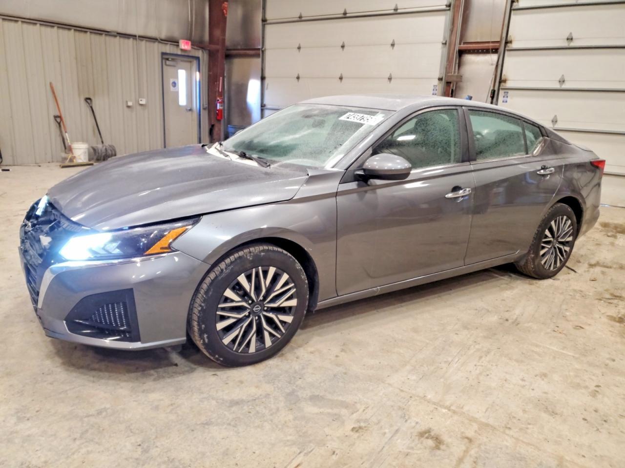 2023 Nissan Altima sv