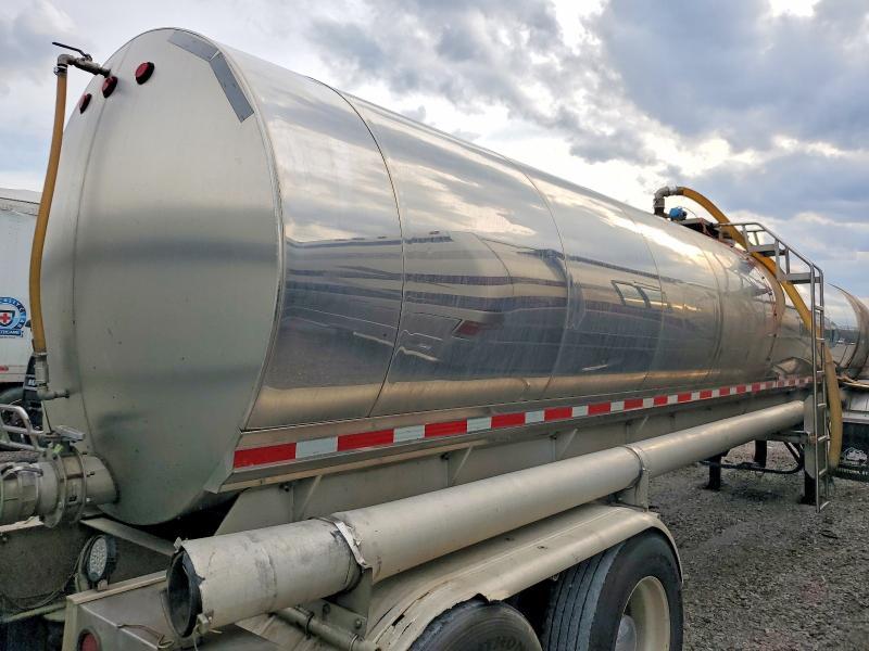 1997 Walker Tank Trailer