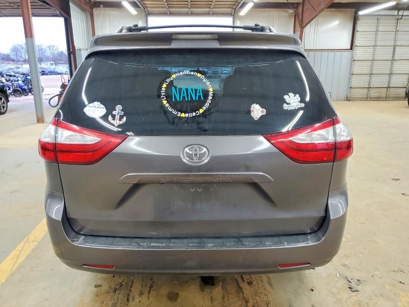 2017 Toyota Sienna le
