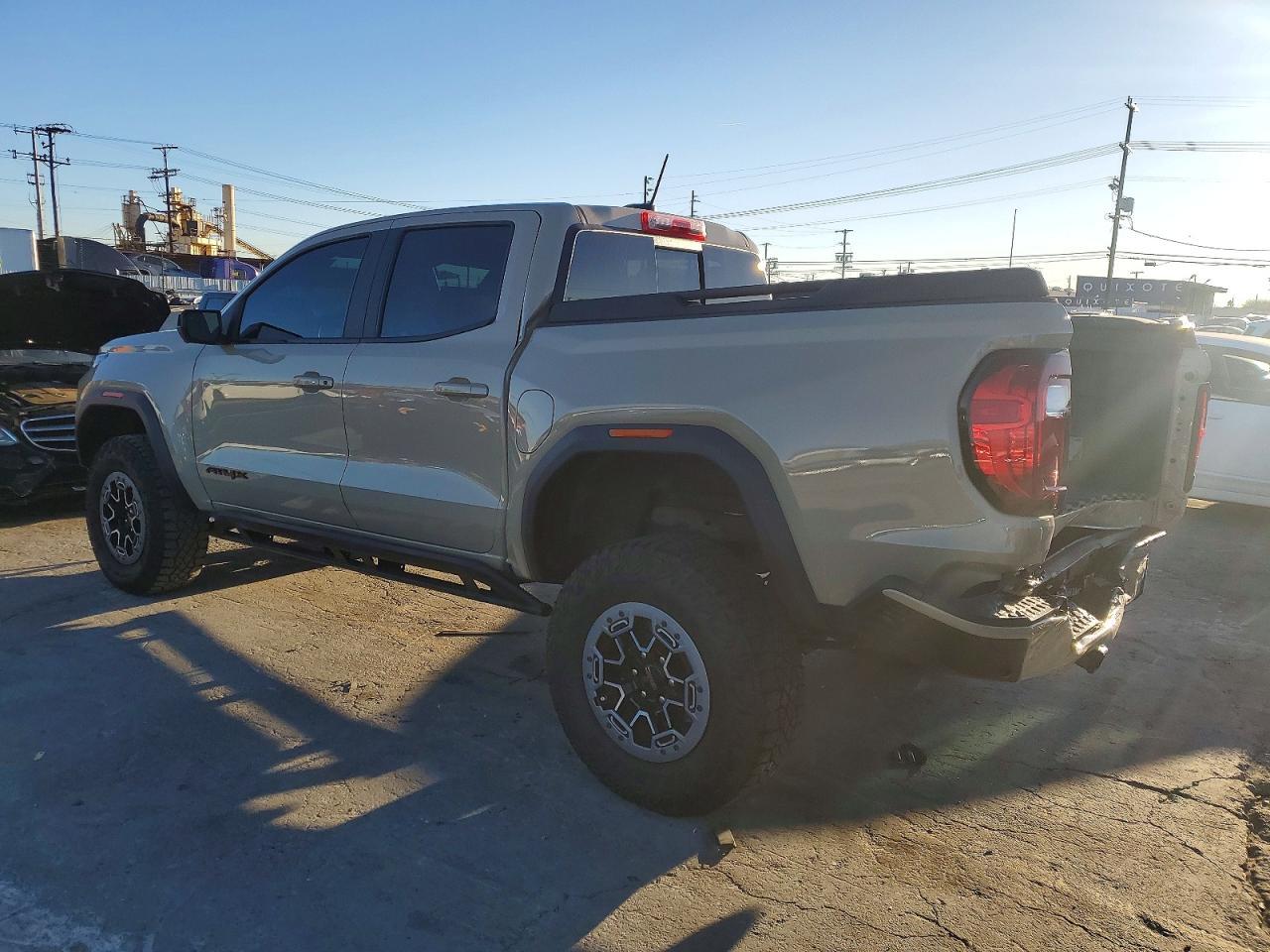 2023 GMC Canyon At4x