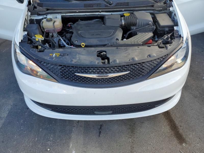 2023 Chrysler Voyager lx