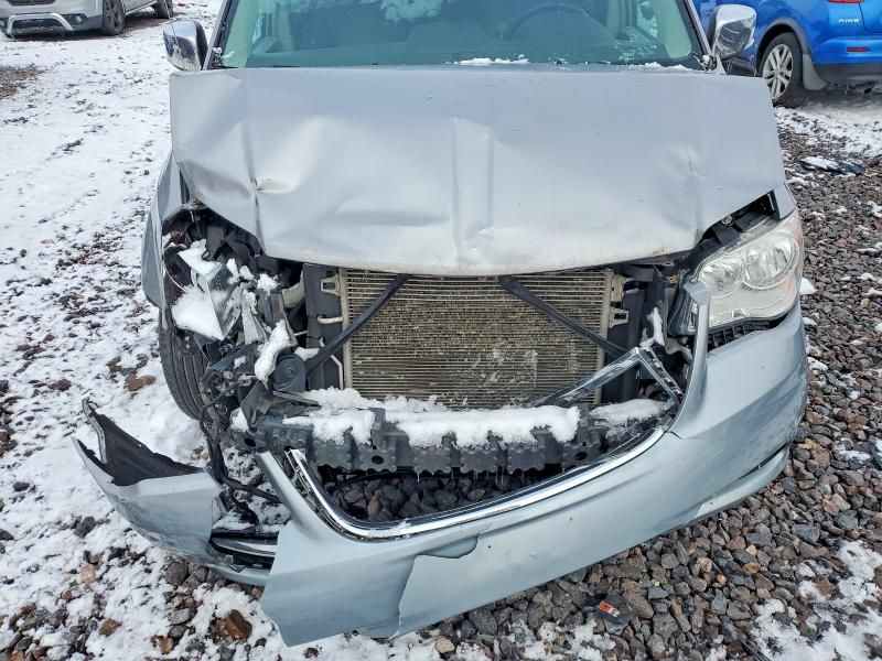 2016 Chrysler Town & Country Touring l