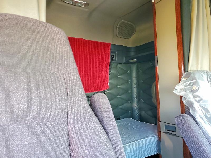2018 Freigliner 2018 Freightliner Cascadia 125 Semi Truck