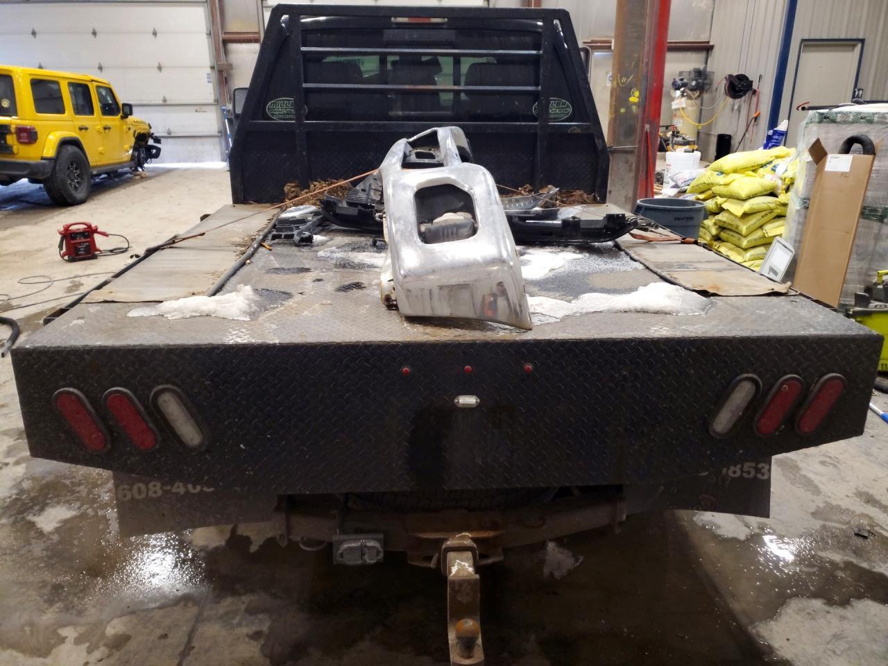 2011 Ford F350 Super Duty Flatbed Truck