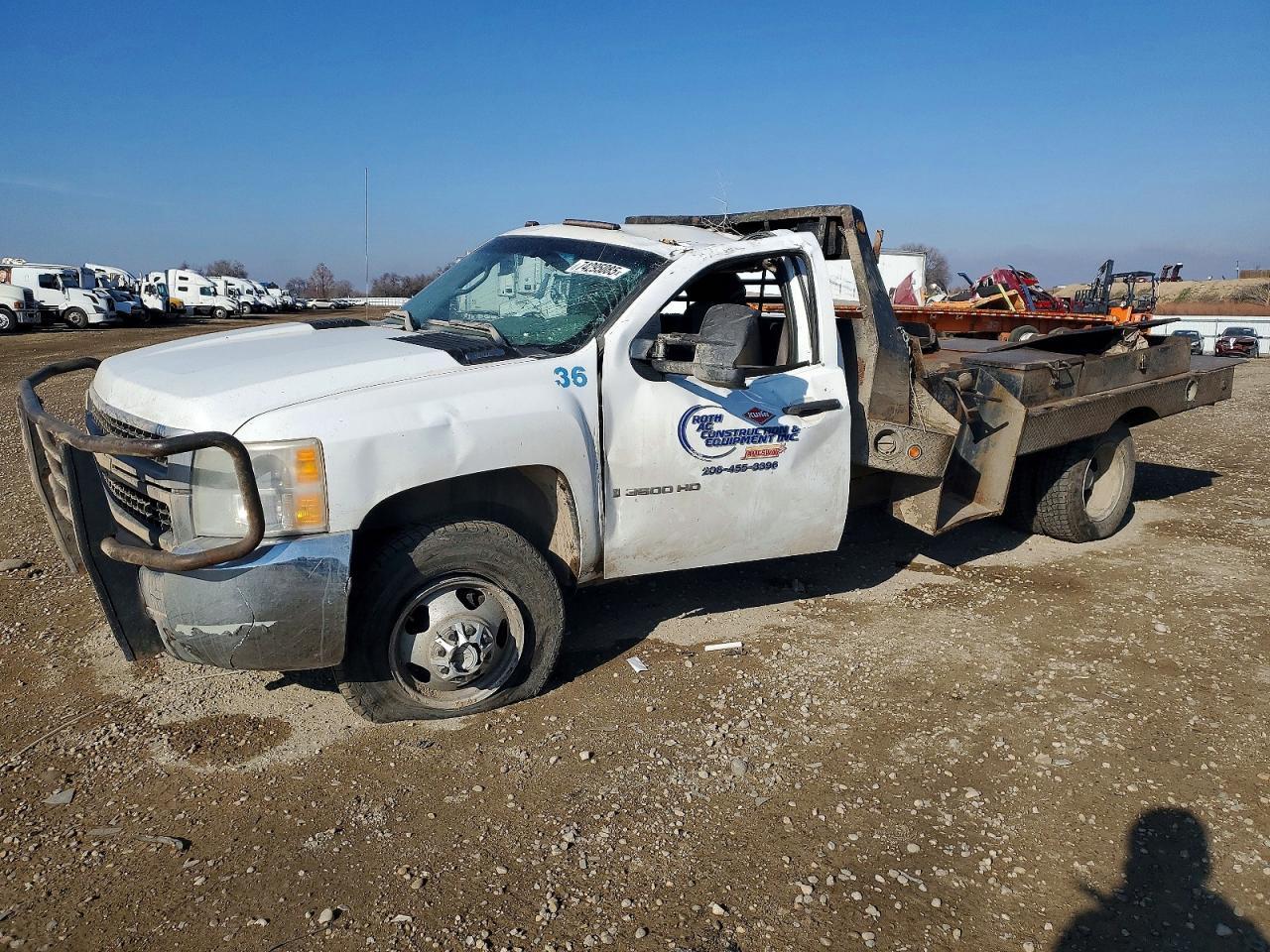 2008 Chevrolet Silverado Flatbed Truck