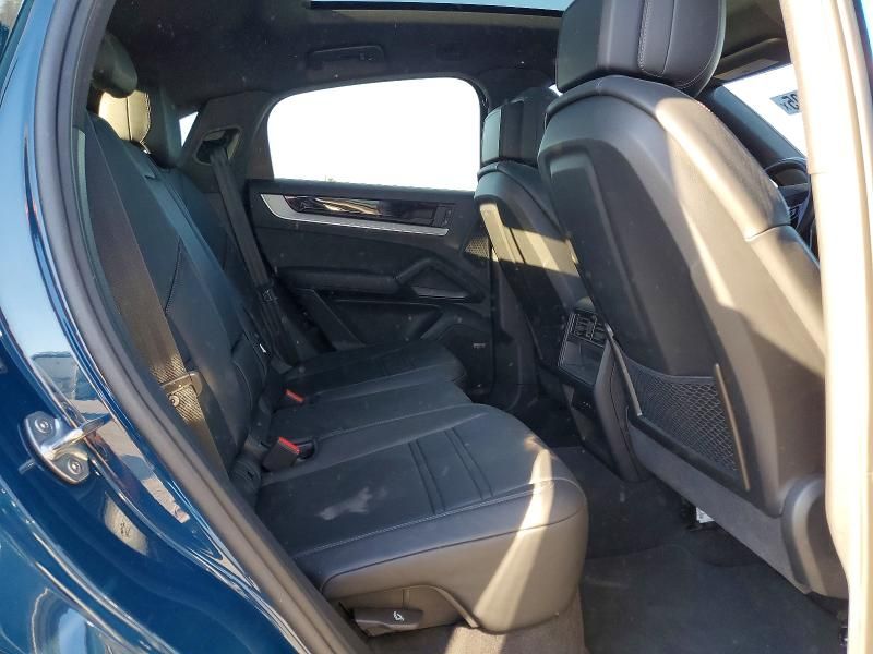 2024 Porsche Cayenne Coupe