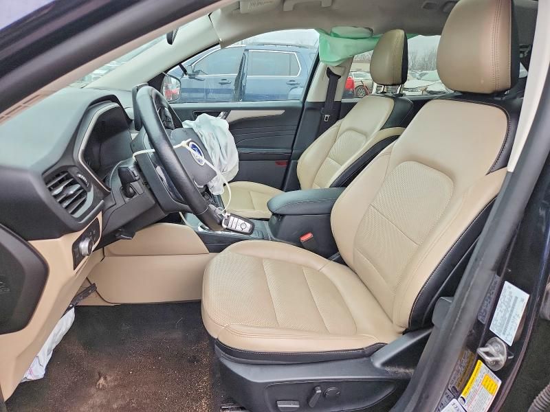 2021 Ford Escape sel