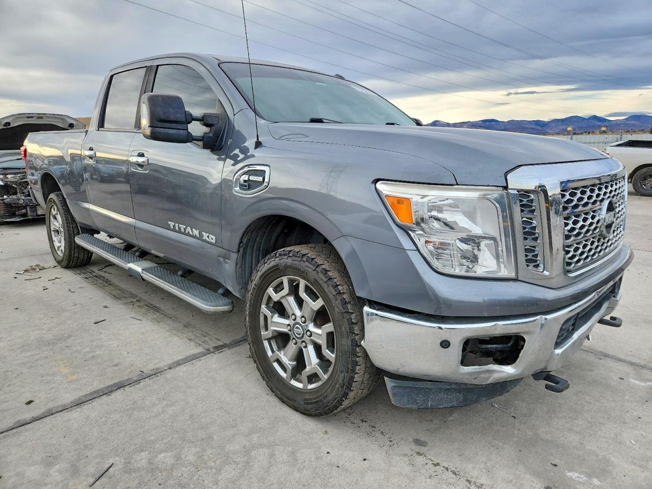 2017 Nissan Titan xd sl
