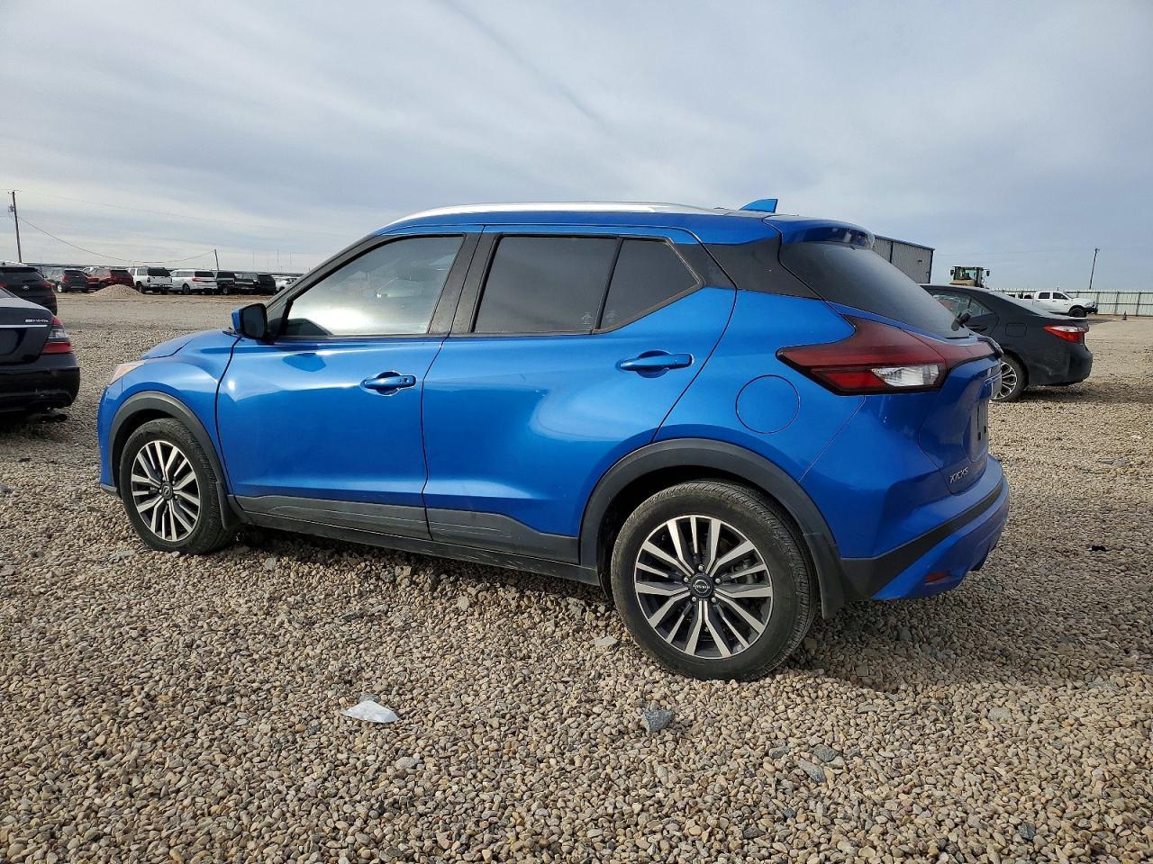 2022 Nissan Kicks sv