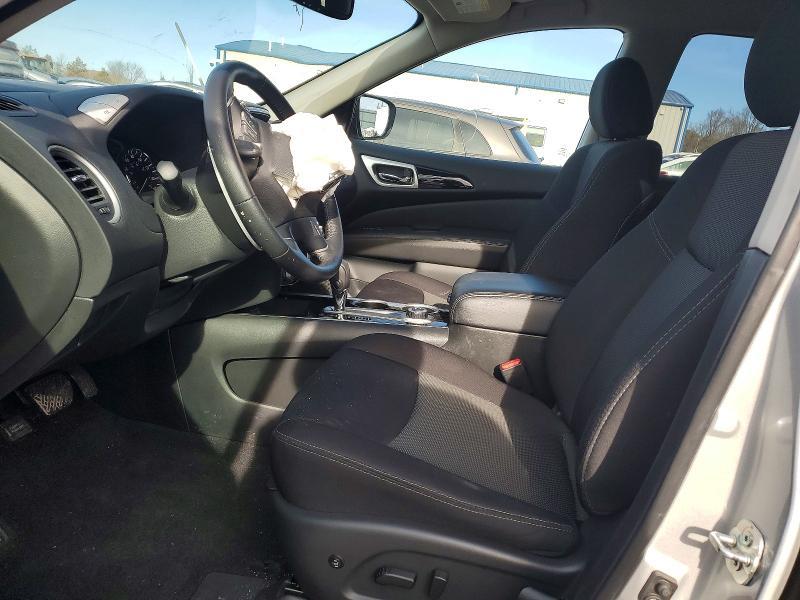 2020 Nissan Pathfinder sv