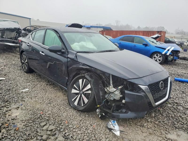 2022 Nissan Altima sv