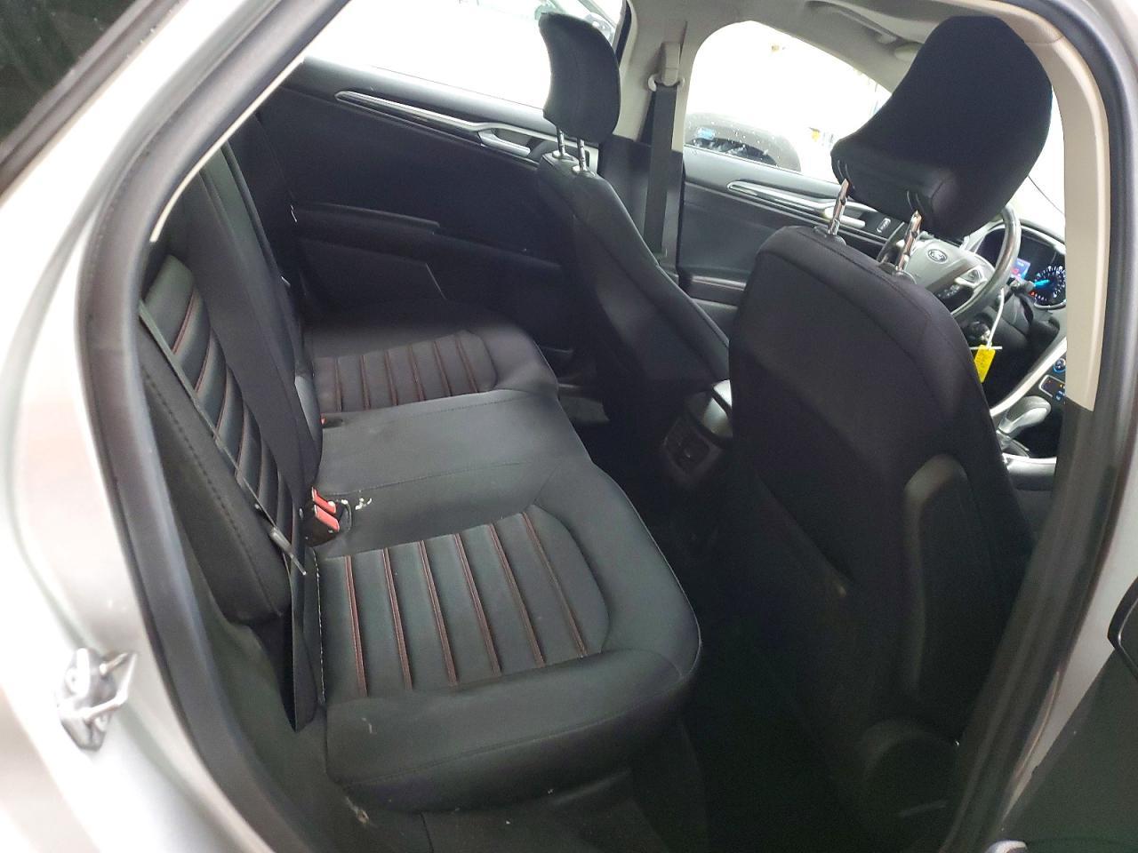 2016 Ford Fusion se Hybrid