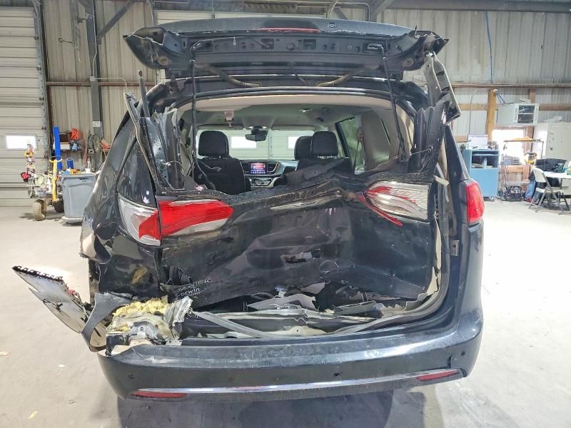 2018 Chrysler Pacifica Touring l