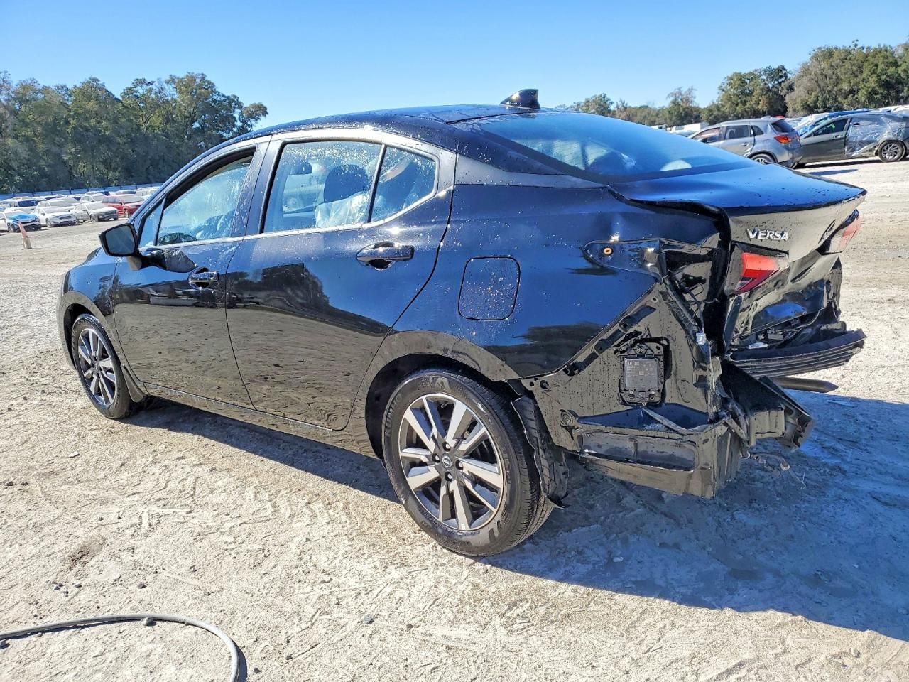2025 Nissan Versa sv