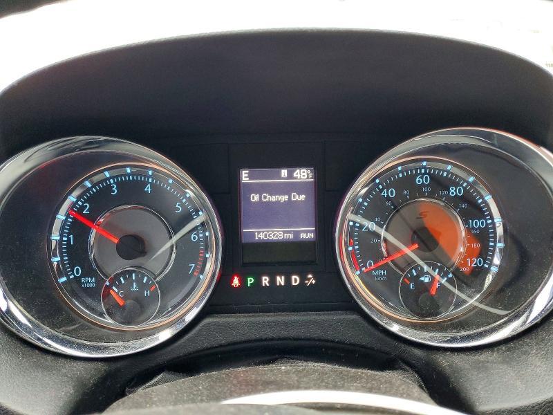2016 Chrysler Town & Country s