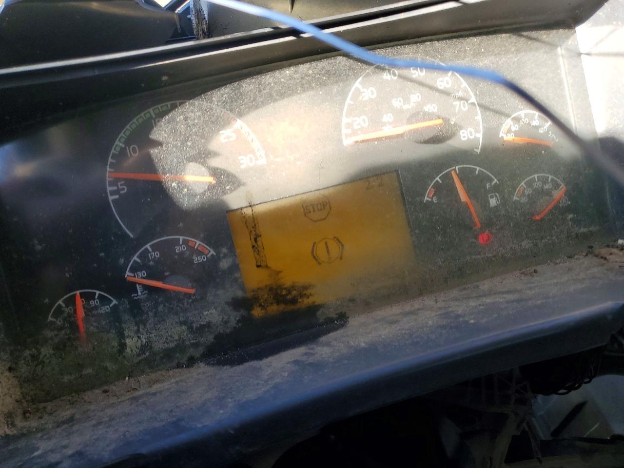 2004 Volvo Vhd Roll-off Container Truck