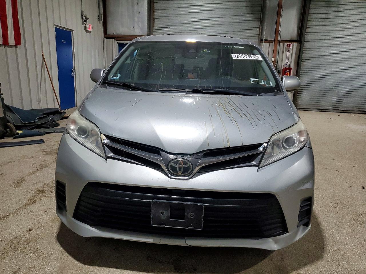 2019 Toyota Sienna le