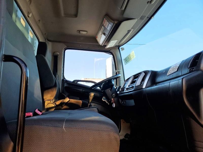 2014 Hino 258/268 BOX Truck