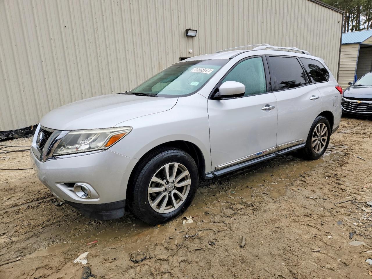 2016 Nissan Pathfinder sl