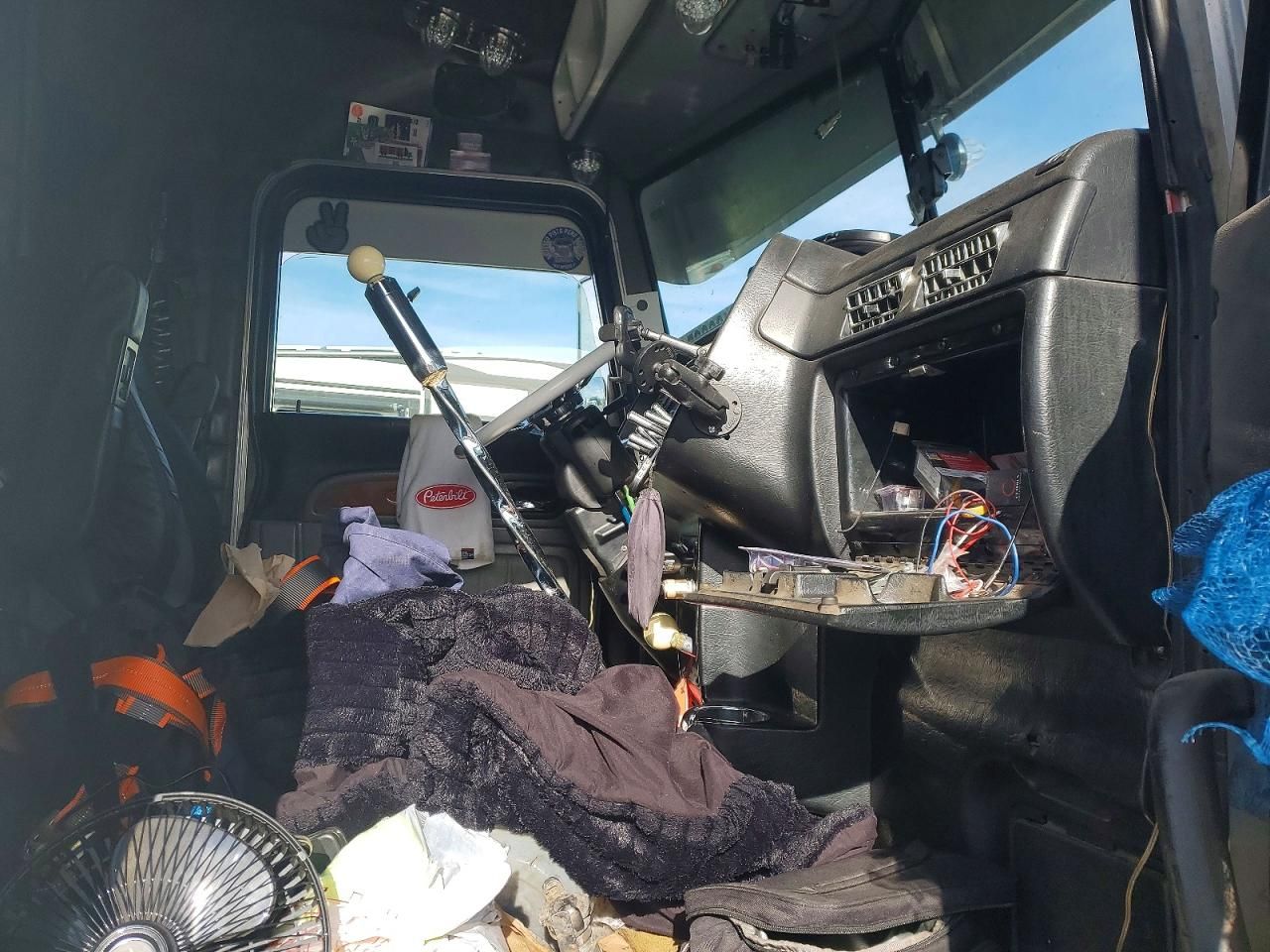 2003 Peterbilt 379EXHD-Semi Truck