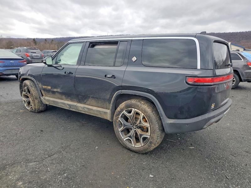 2022 Rivian R1S Launch Edition