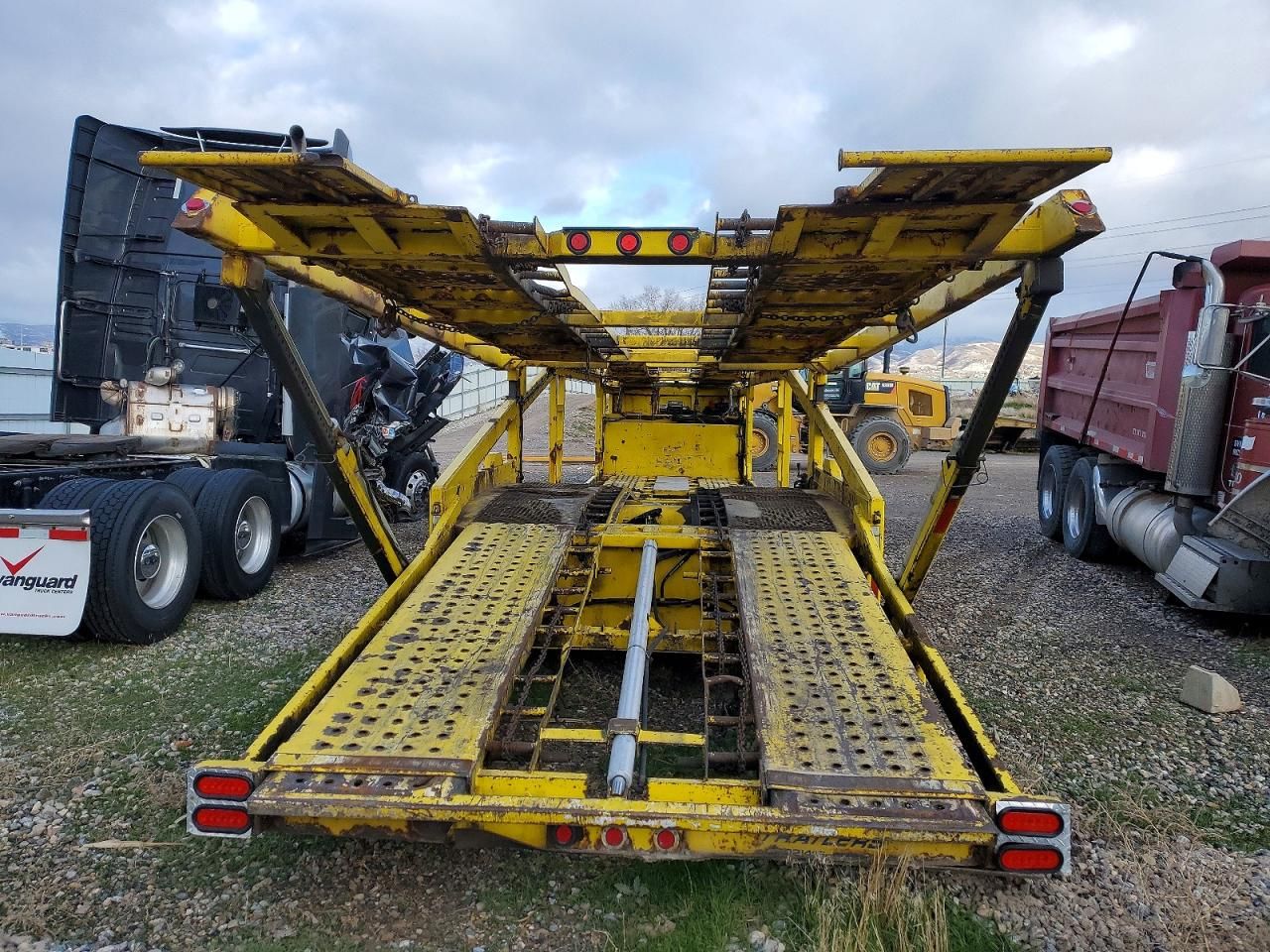 2004 Sun Valley Car Carrier