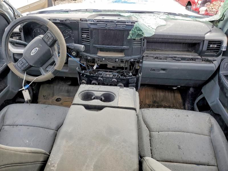 2024 Ford F350 Super Duty Flatbed Truck