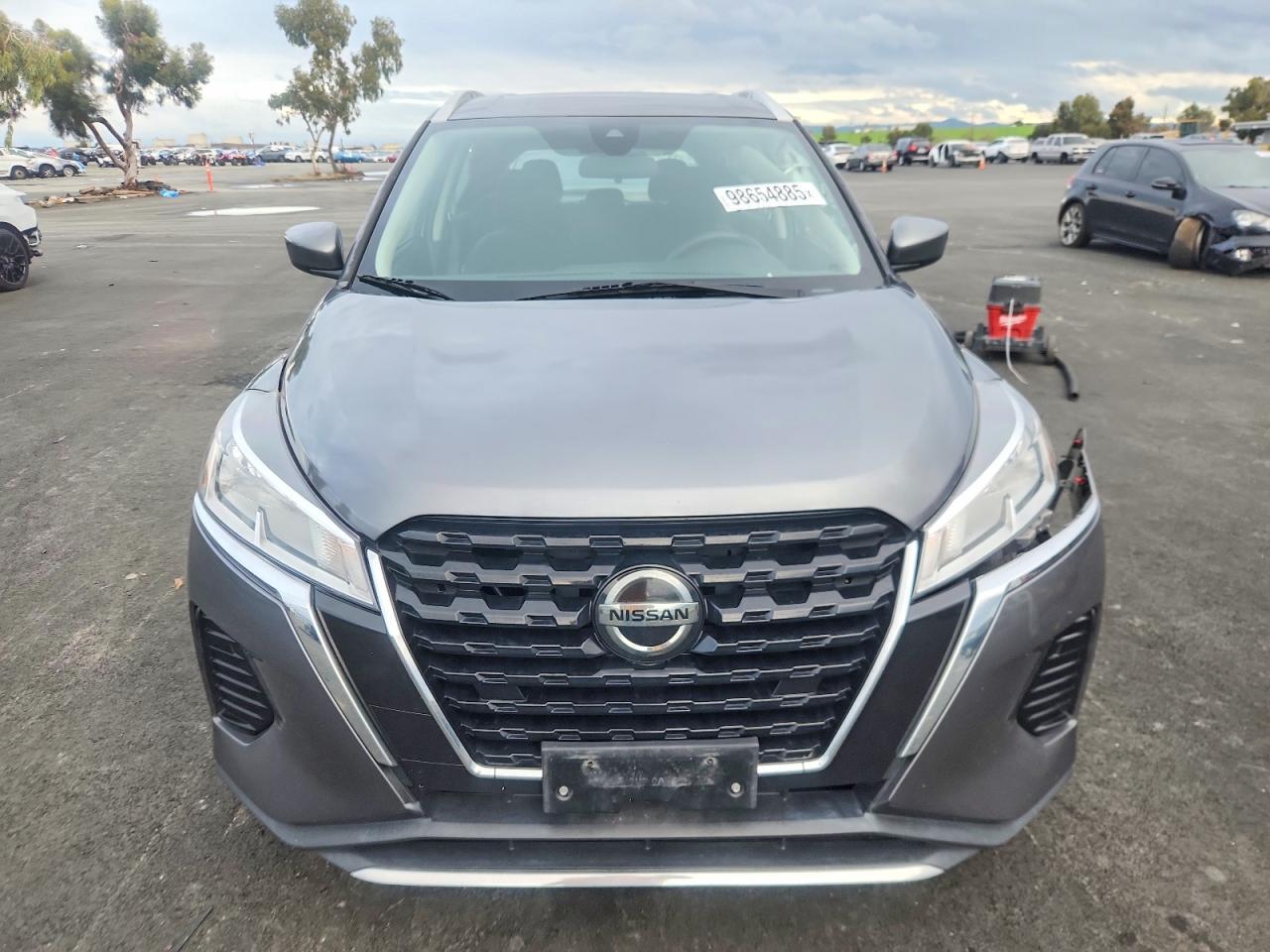2021 Nissan Kicks sv