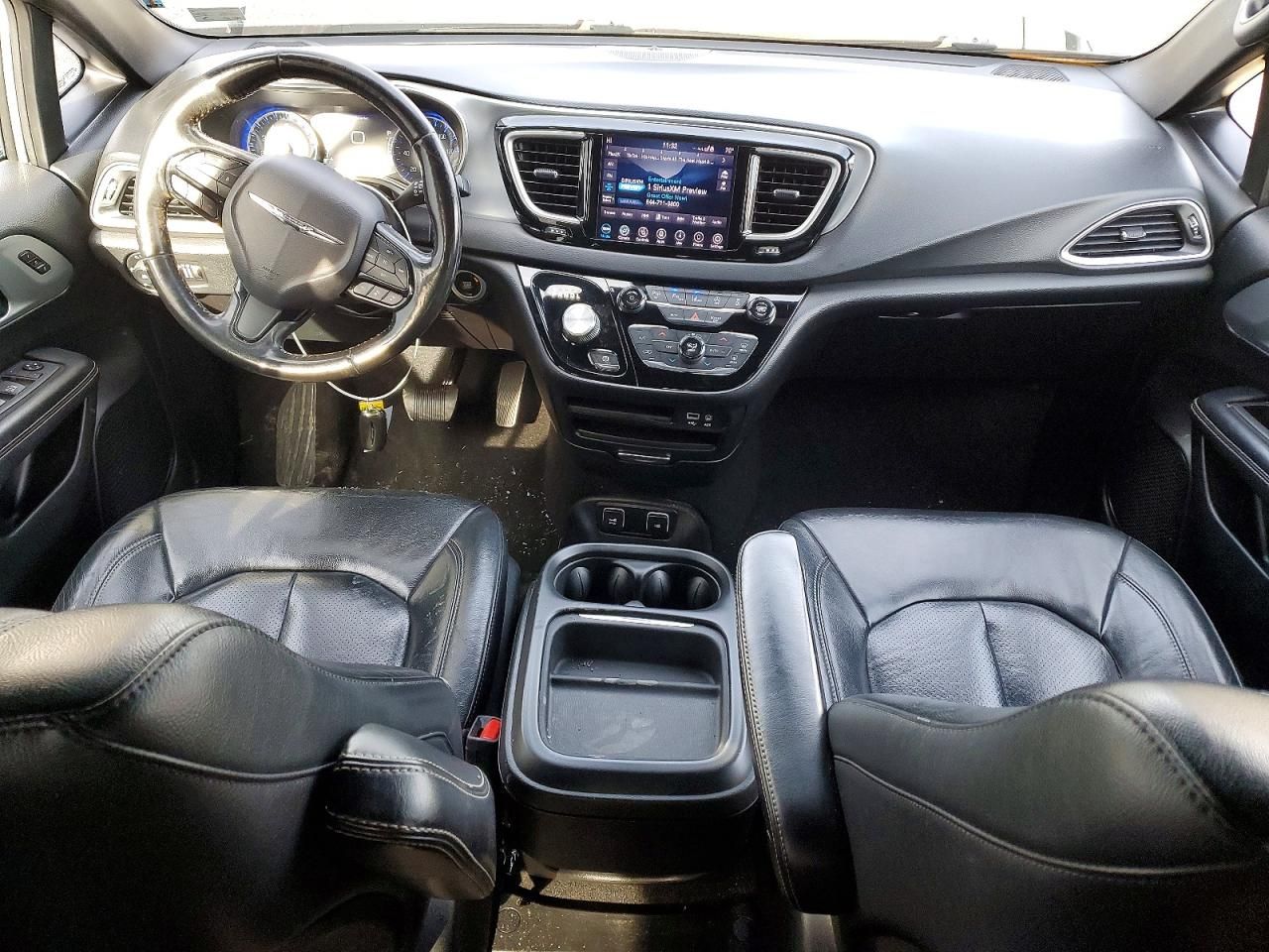 2020 Chrysler Pacifica Touring l