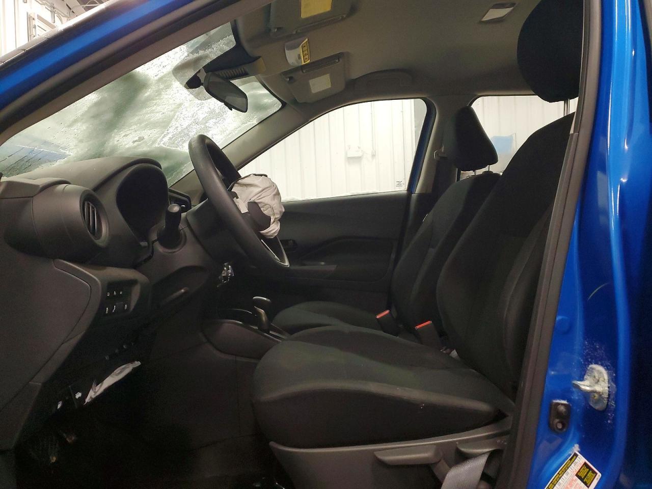 2025 Nissan Kicks Play s