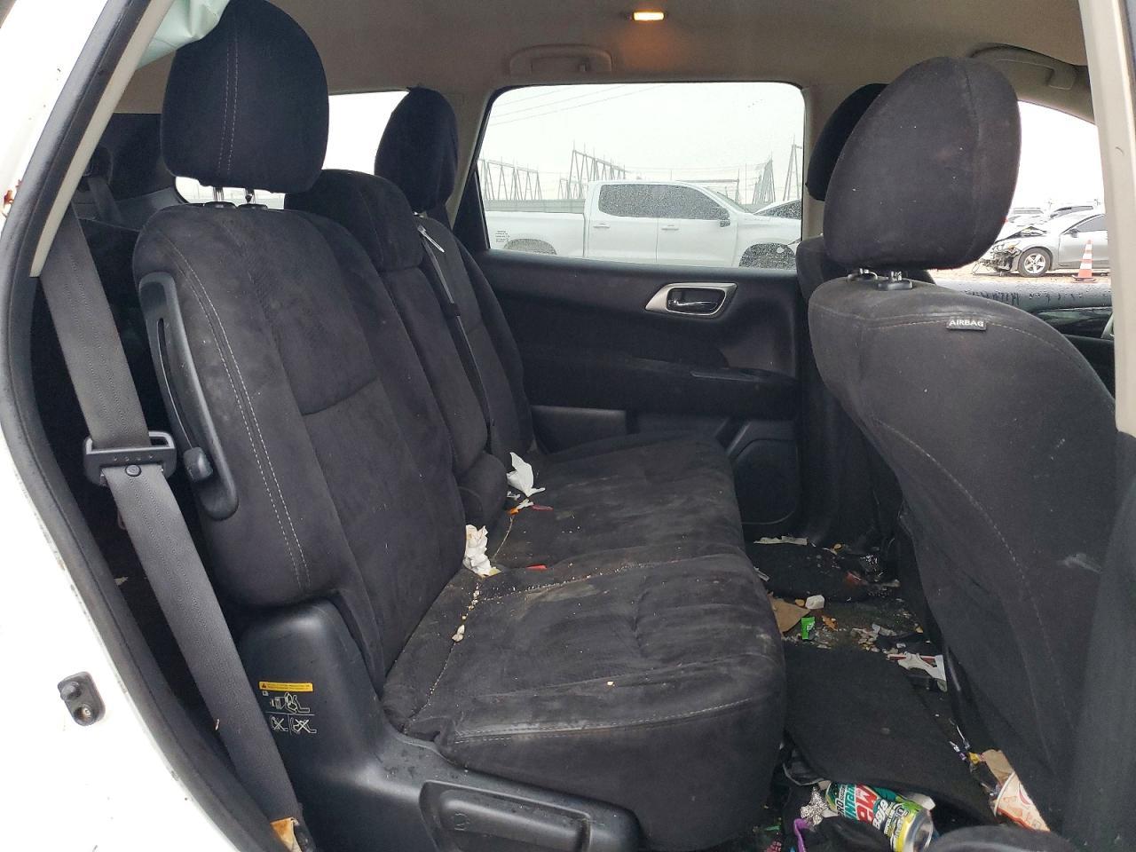 2014 Nissan Pathfinder s