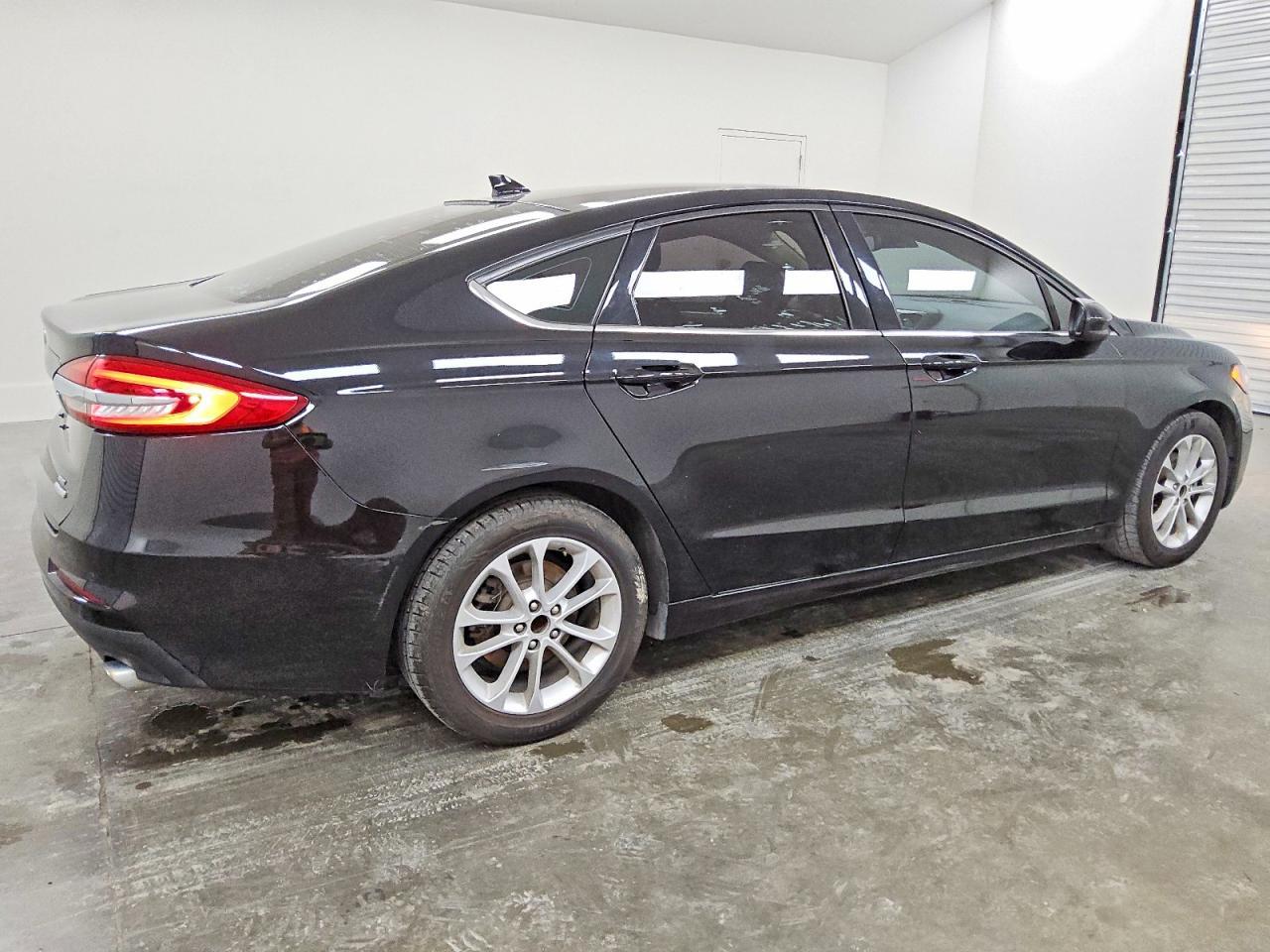 2020 Ford Fusion se