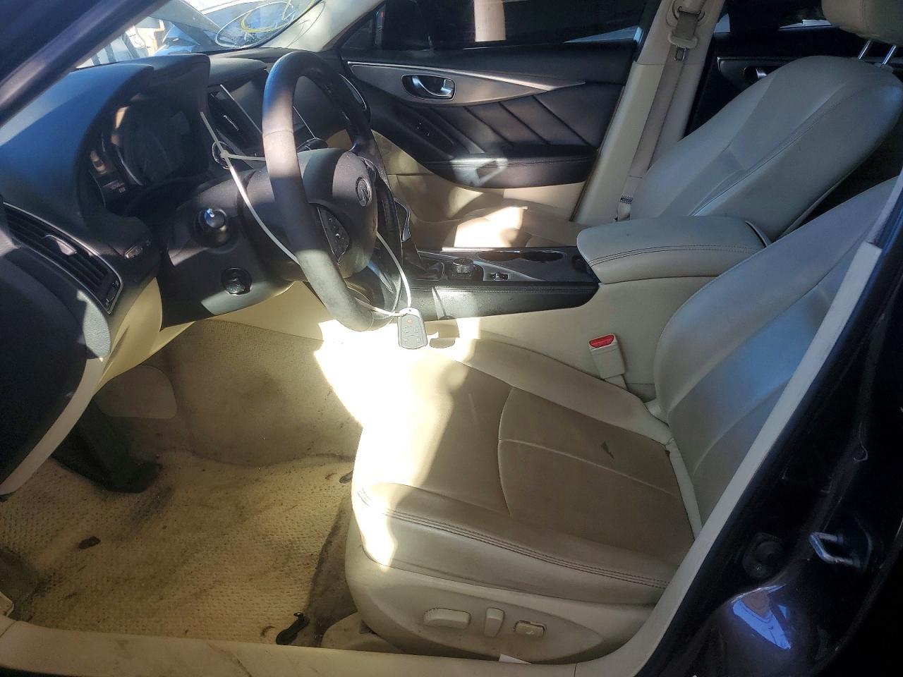2016 Infiniti Q50 Premium