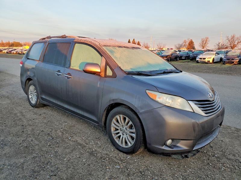 2012 Toyota Sienna xle