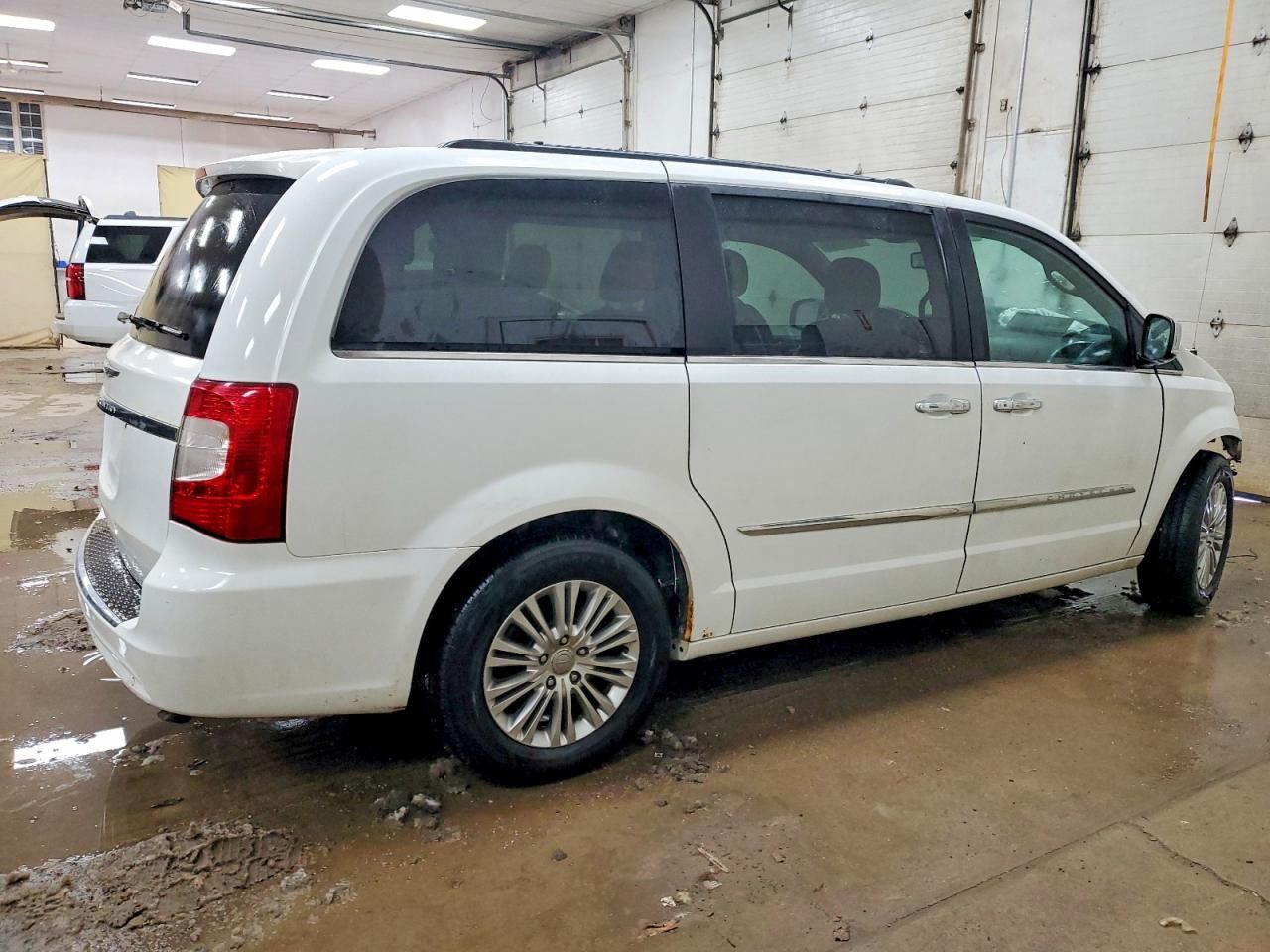 2015 Chrysler Town & Country Touring l