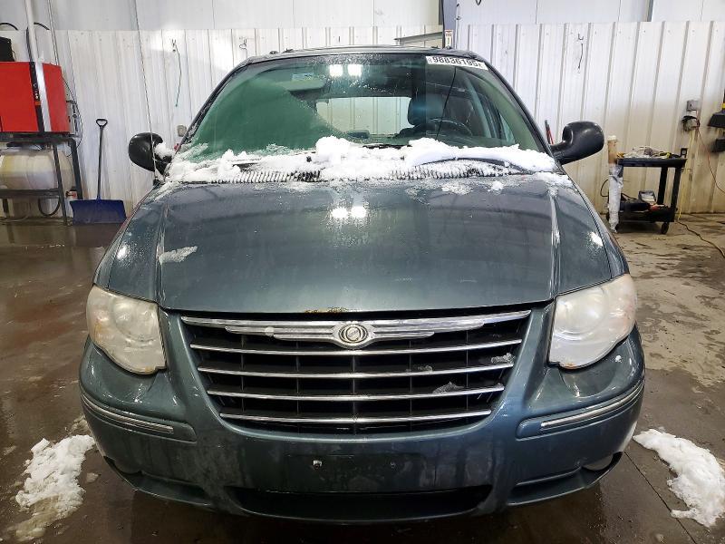 2005 Chrysler Town & Country Limited