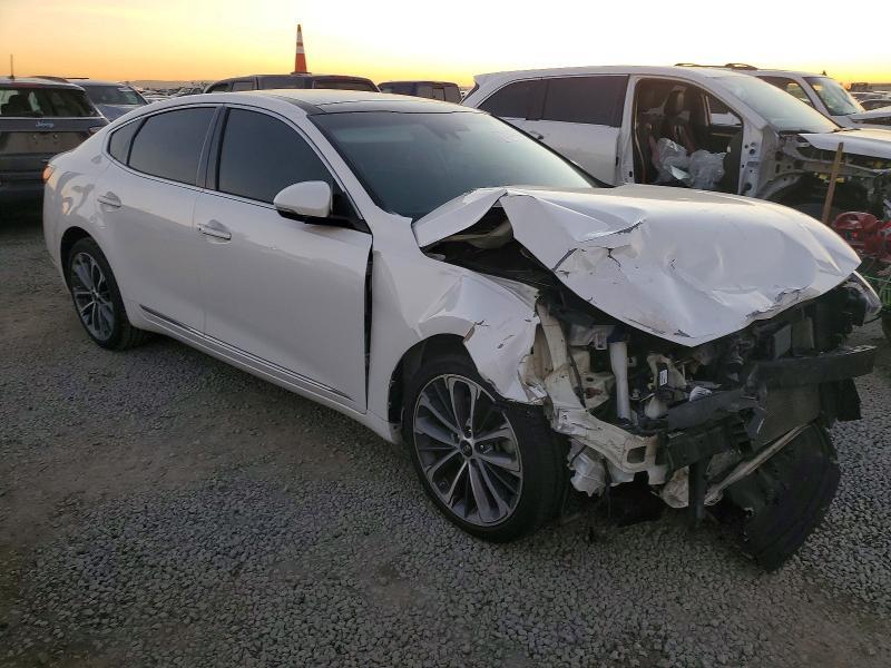 2018 KIA Cadenza Technology