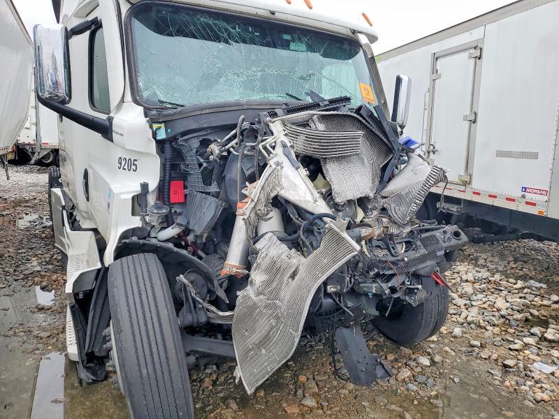 2025 Freightliner Cascadia 126 Semi Truck