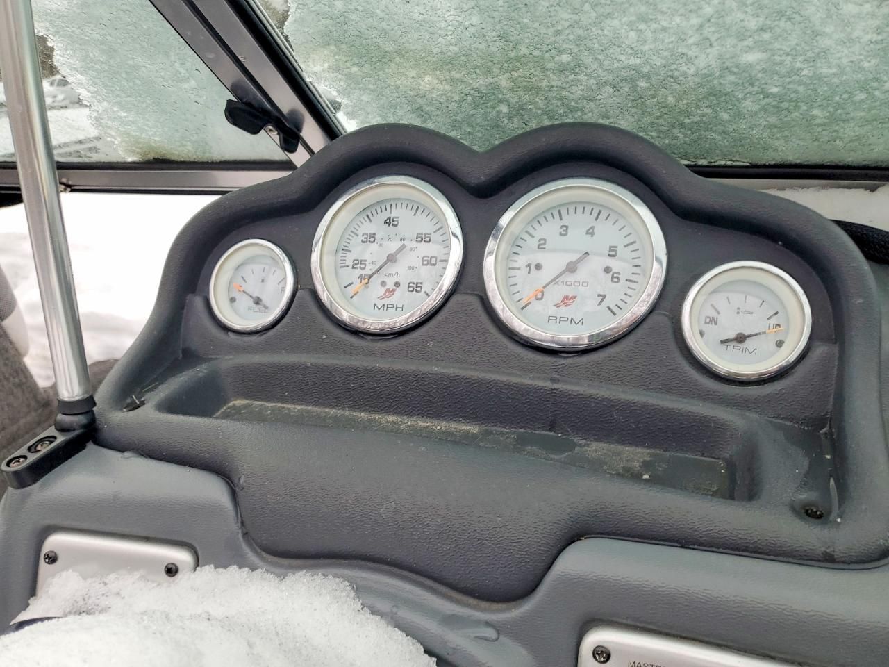 2012 Lund 18FT-1875 CROSSOVER, 50 MPH