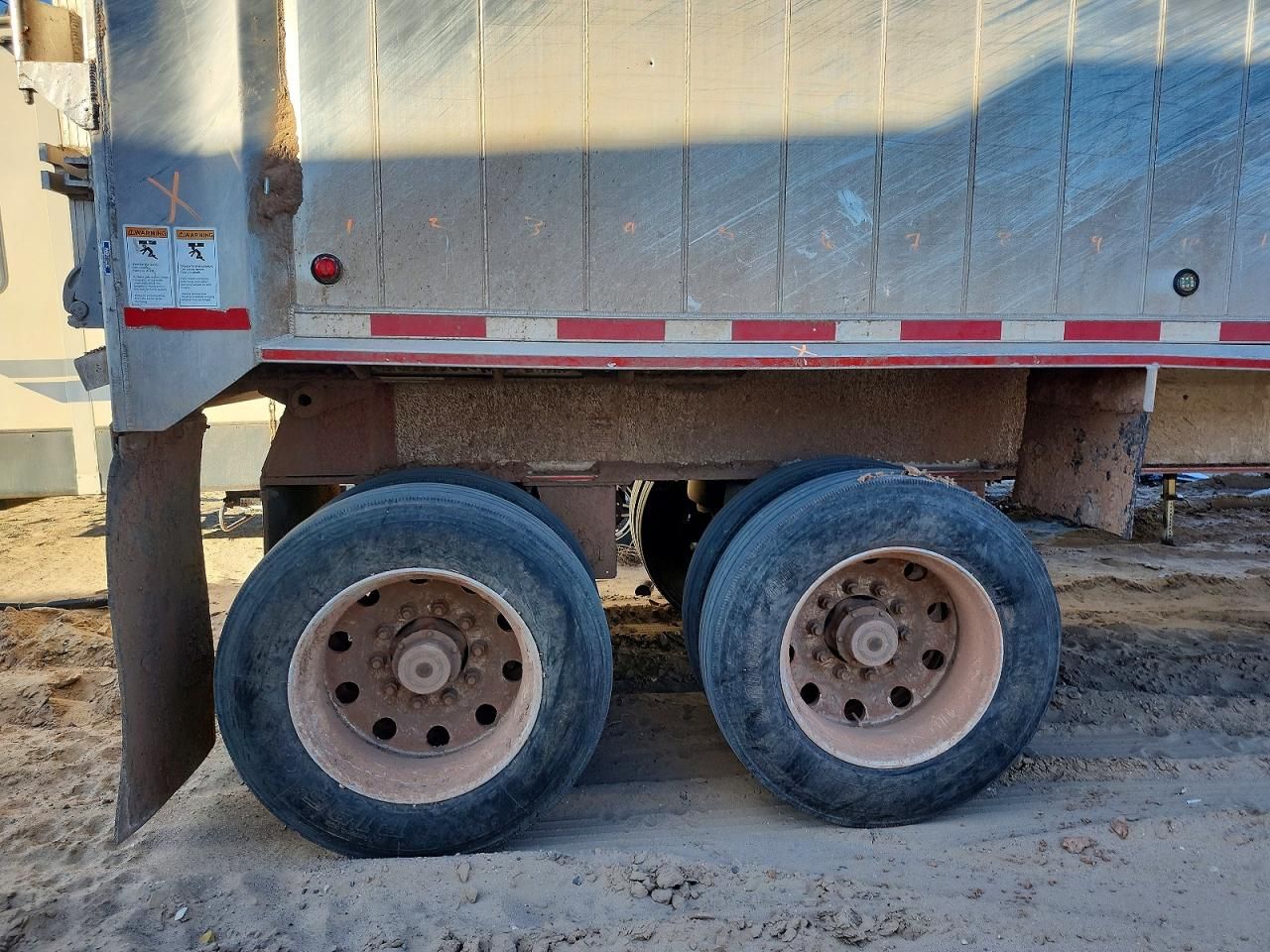2023 East Manufacturing END Dump Trailer