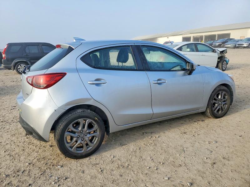 2020 Toyota Yaris le