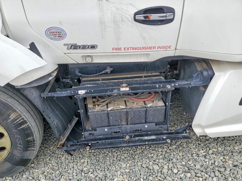 2019 Kenworth T680 Semi Truck