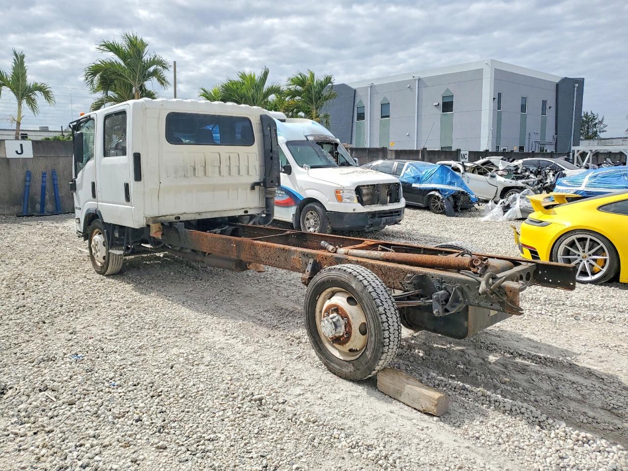 2016 Isuzu NPR HD