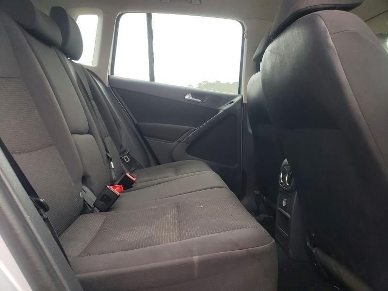 2015 Volkswagen Tiguan s