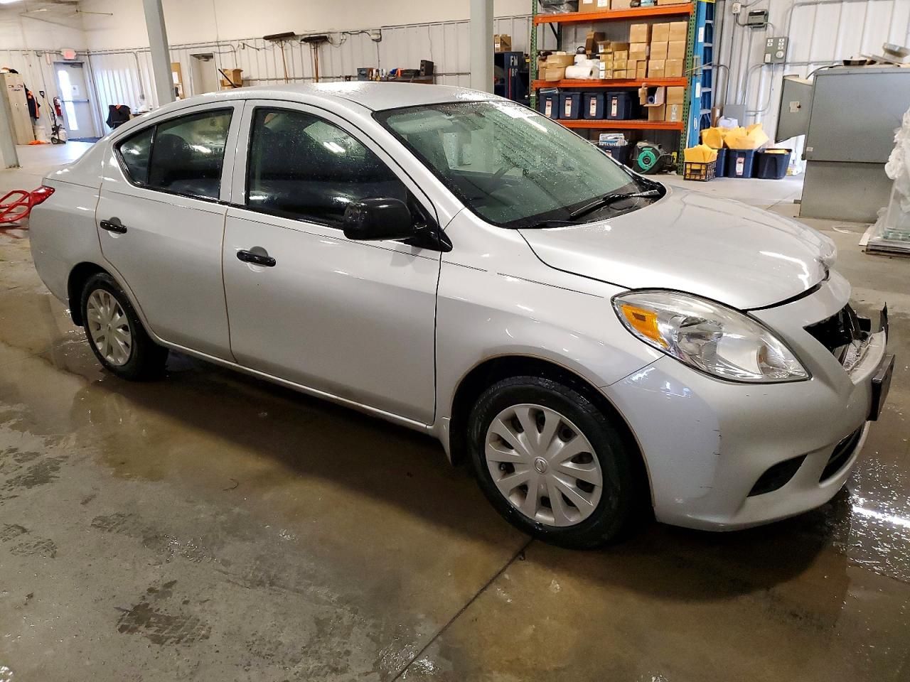 2013 Nissan Versa s