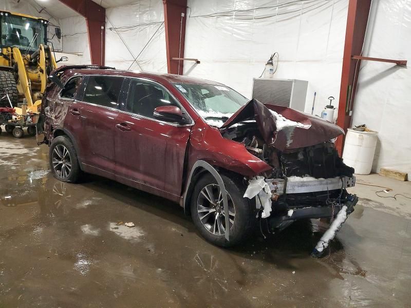 2018 Toyota Highlander le