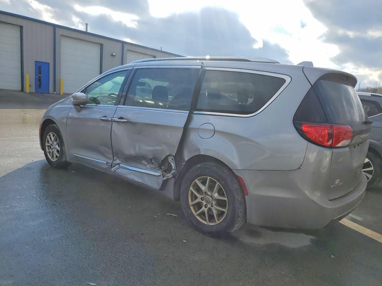 2020 Chrysler Pacifica Touring l