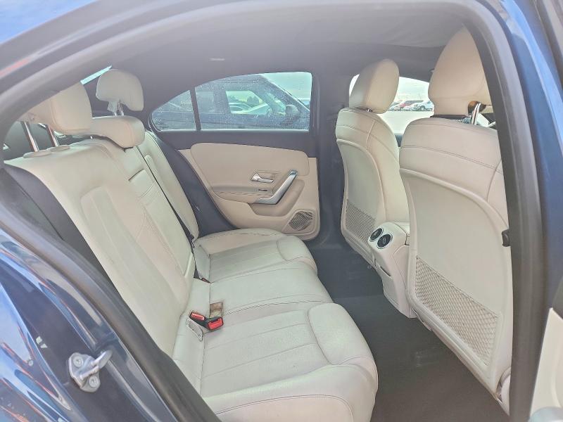 2019 Mercedes-Benz A 220