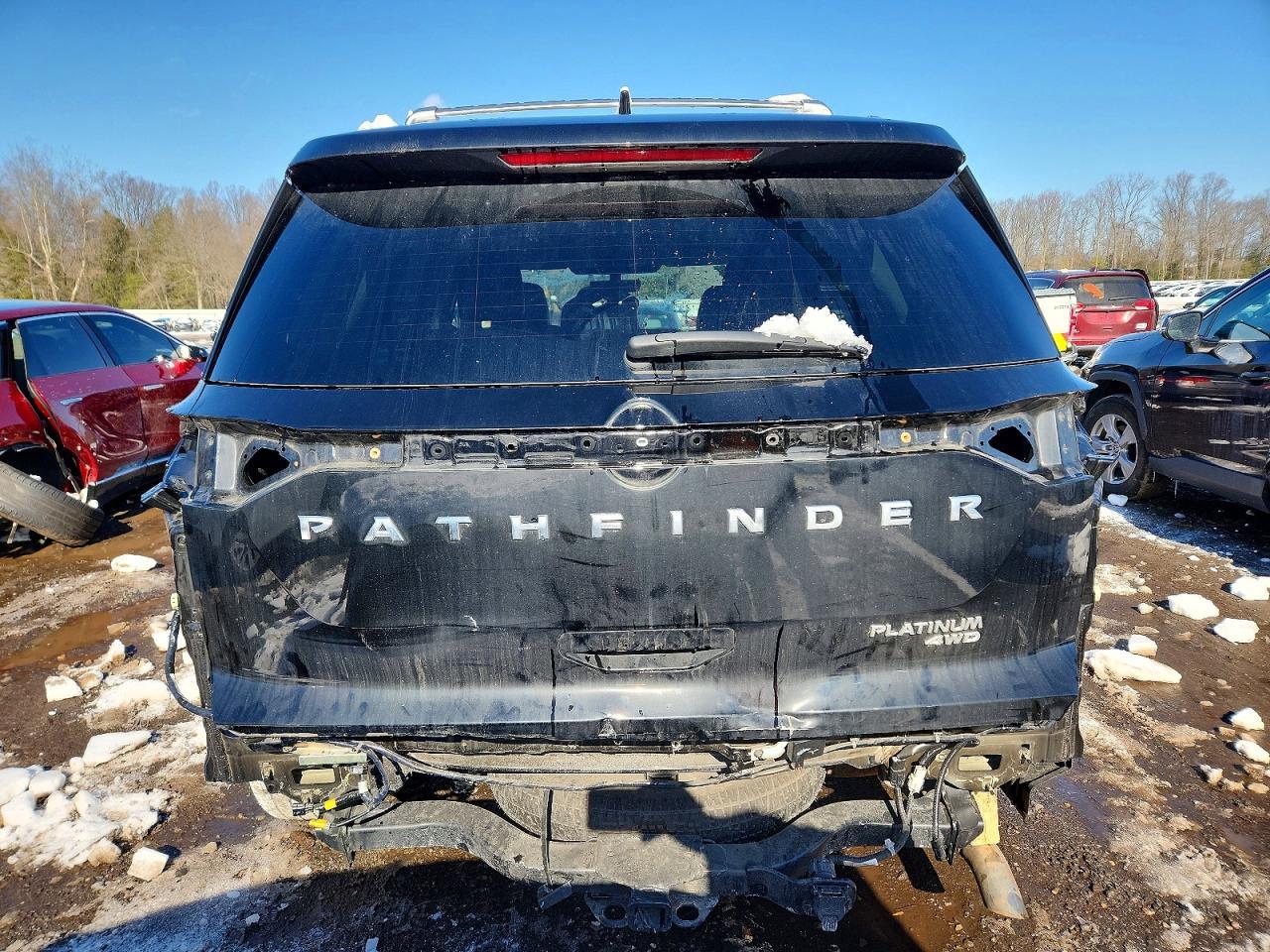 2023 Nissan Pathfinder Platinum